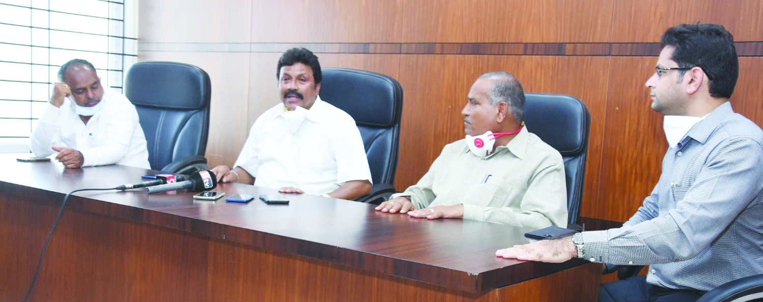 ಖಾಸಗಿ ಕ್ಲಿನಿಕ್ ತೆರೆಯದಿದ್ದರೆ ವೈದ್ಯೆರ ಲೈಸನ್ಸ್ ರದ್ದು